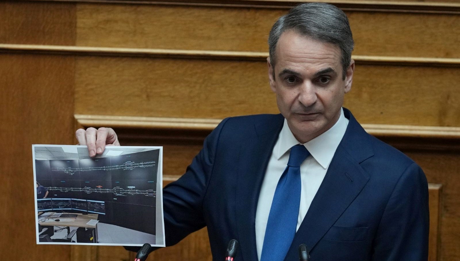 yunanistanda yeni devir micotakis protestolara dayanamadi 3Du6iP74