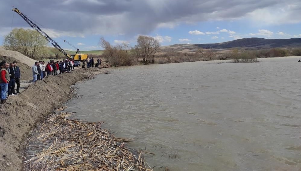 17 yasindaki mehmet kizilirmakta kayboldu UBOiIRdR