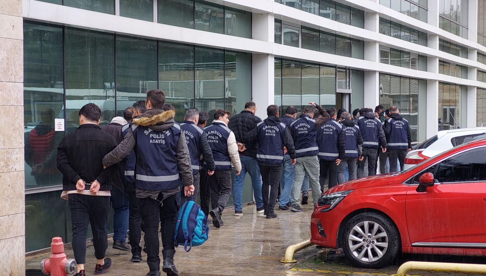 18 ilde "change" operasyonu: 9 kişi tutuklandı 69 18 ildechangeoperasyonu 9 kisi tutuklandi NNTDMD5D