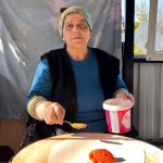 2 cocuk annesi depremzede bayanin gecim kaynagi oldu yufka ekmek ve gozleme yapiyor zWJWDDNC