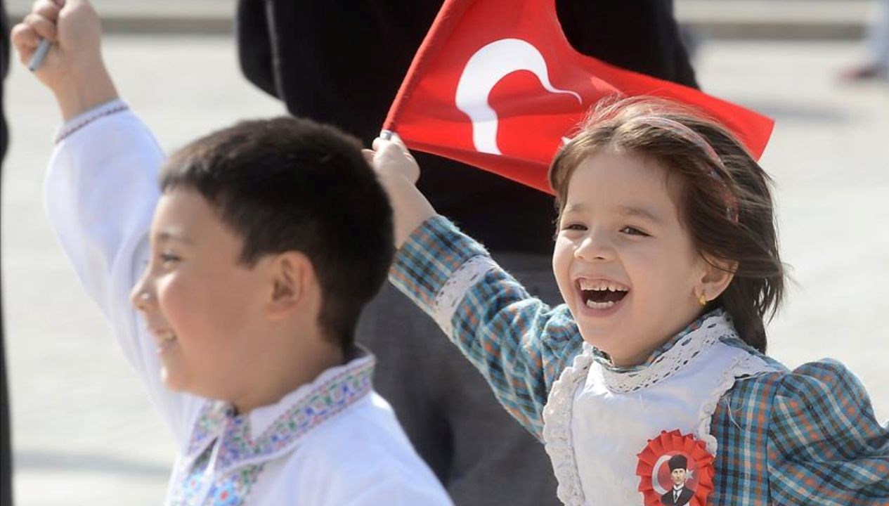 23 nisan resmi tatil mi 22 nisan yarim gun mu hangi gune denk geliyor jjYmGRNe