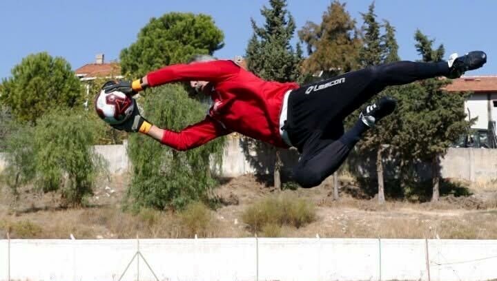 45 yasinda dudak kanserine yakalandi eski kaleciden sokaklara sanat dokunusu 7fviZOHV