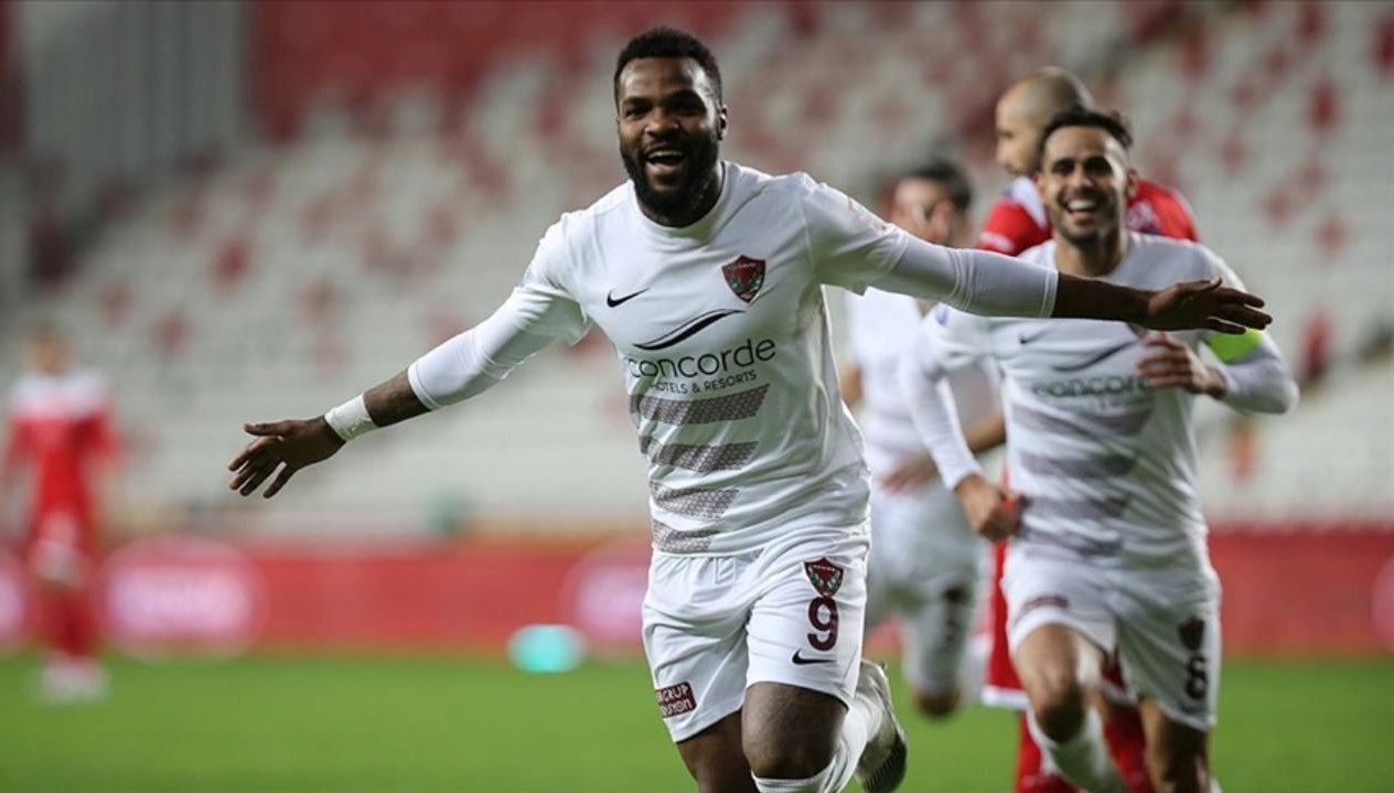 Aaron Boupendza kimdir, öldü mü? Hatayspor'un eski golcüsü Aaron Boupendza neden ve nasıl öldü? 71 aaron boupendza kimdir oldu mu hataysporun eski golcusu aaron boupendza neden ve nasil oldu q7ib96vH