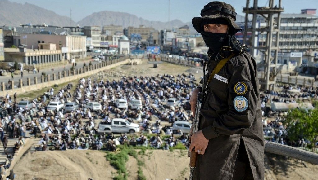 Afganistan’da 4 erkek halka açık formda idam edildi 71 afganistanda 4 erkek halka acik formda idam edildi 6RQcyRWH