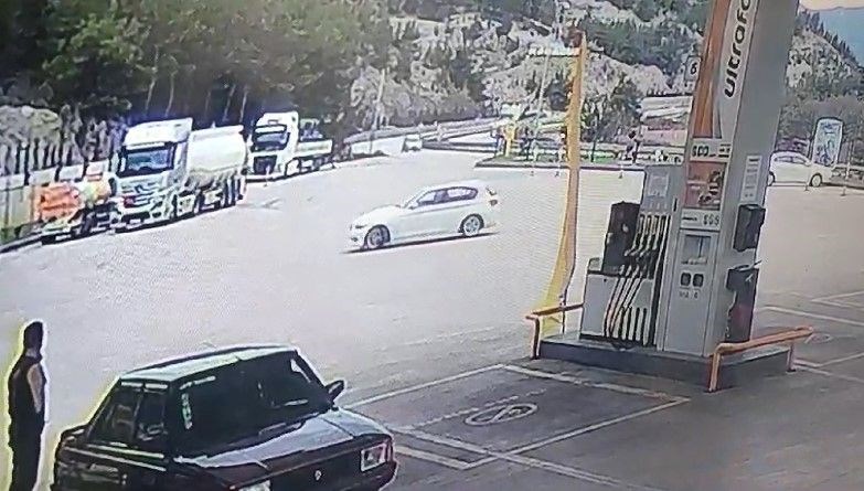 akaryakit istasyonunda driftpahaliya patladi H2Ar3fMj