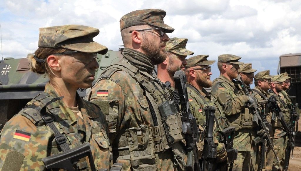 almanya rusyanin kapisina asker gonderiyor Yna3fdYL