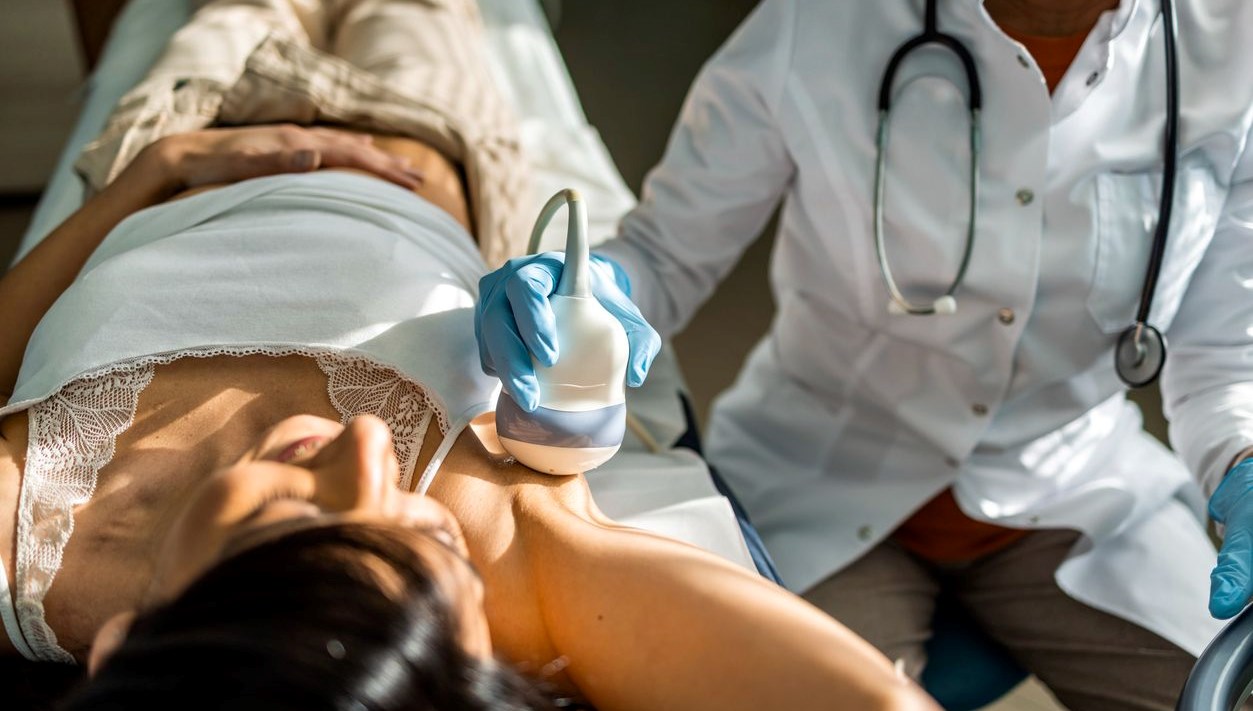 annesi gogus kanserinden oldu 5 gun sonra birebir hastaliga yakalandi bu belirtiyle doktora gitti NJVJhmUS