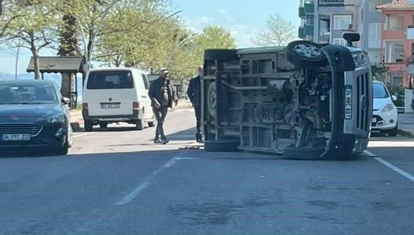 arabaya carpan arac yan yatti IAJER6RI