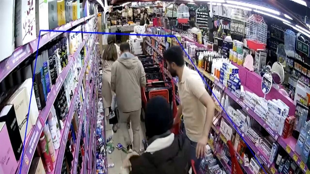 AVM'de deprem anı: 'Abla sakin, bina sağlam…' 69 avmde deprem ani abla sakin bina saglam U9dyPtRM