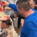 azap uzere latife sandalyeye bagladilar ketcapli mayonezli yumurtali damat zXTdd9Js