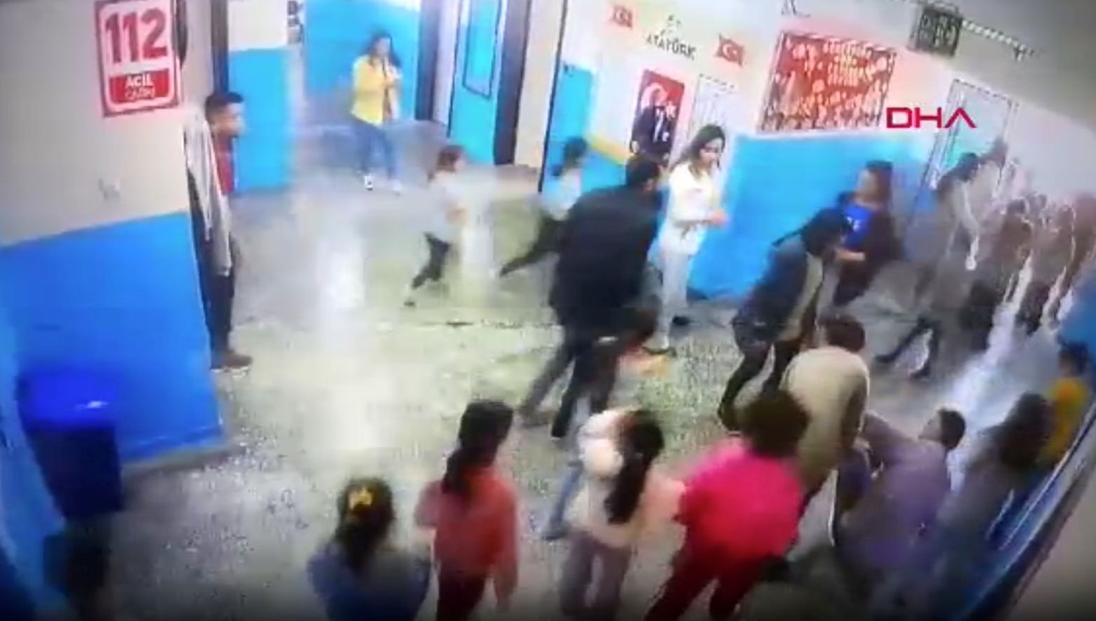 bayilan ogrenciyi mudur yardimcisi kurtardi KYP3w2Kt