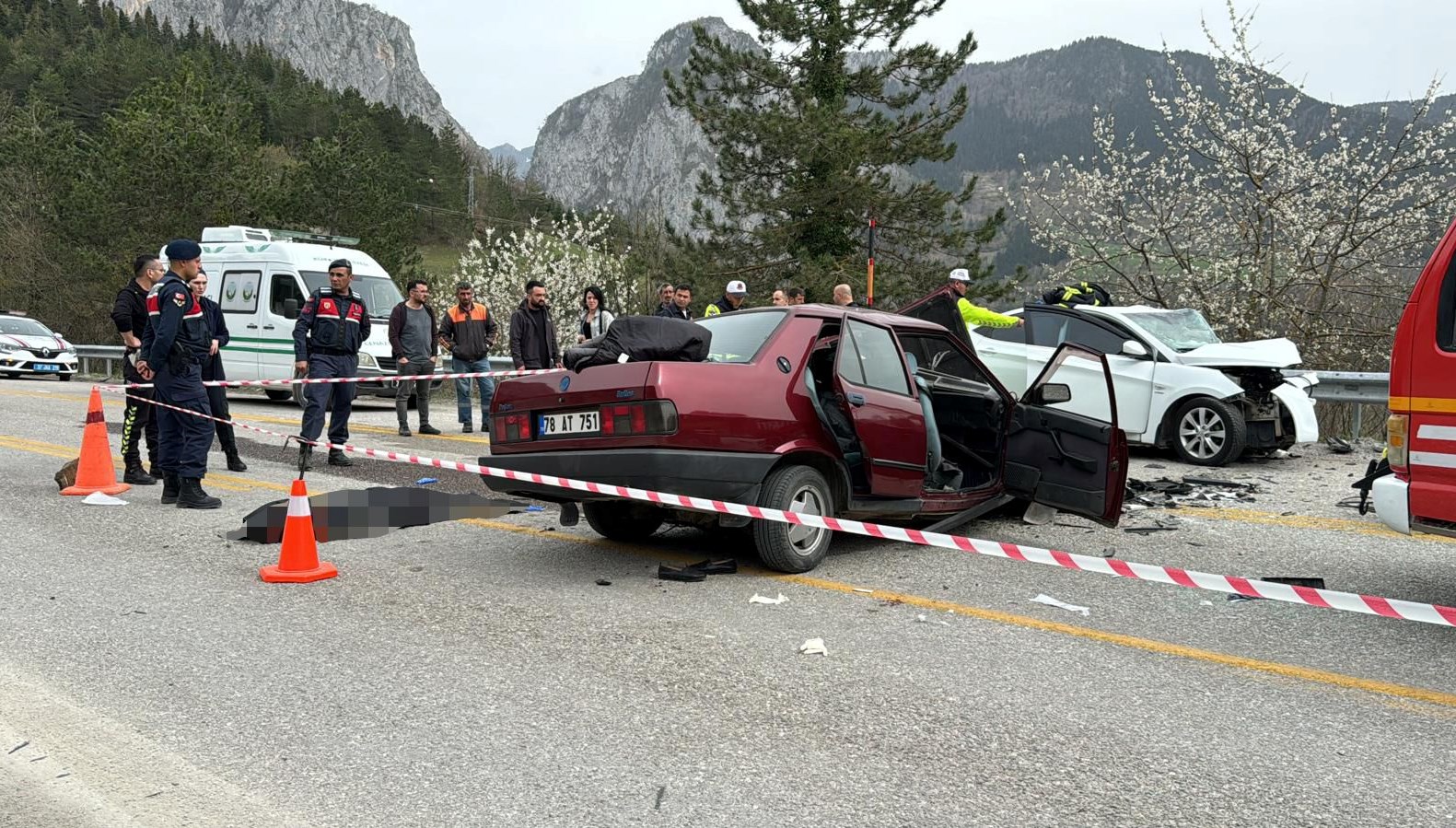 Bayram Tatili Kanlı Bitti: Yollarda 62 Kayıp, Binlerce Yaralı 71 bayram tatilinin aci bilancosu 62 can kaybi 7 bin 388 yarali nSVymyEe