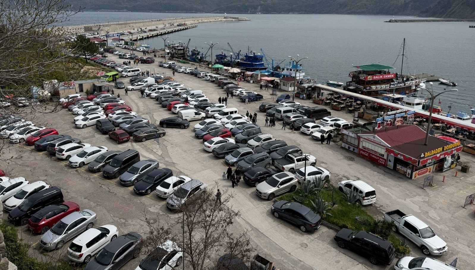 bayramda doldu tasti ilceye 4 gunde 14 bin 600 arac giris yapti 5rg43sJW