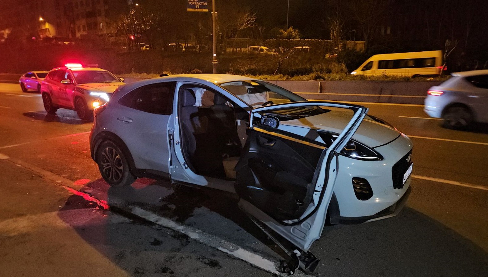 bayrampasada zincirleme kaza 2 meyyit 4 yarali zu9kYe8T