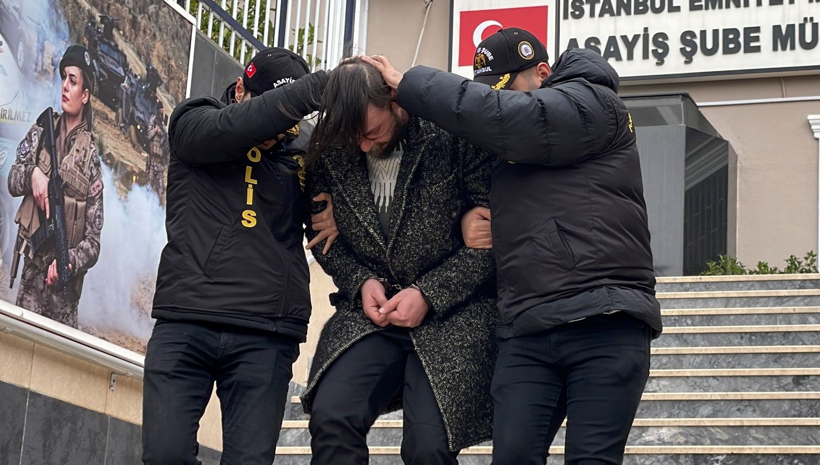 Beş yıldır aranıyordu, Kadıköy'de yakalandı 71 bes yildir araniyordu kadikoyde yakalandi zD36FQXl