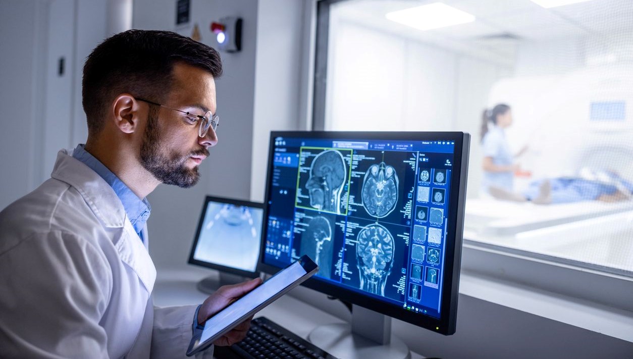 "Son Umut: Beyin Tümörünün Sessiz İşareti, Son Bir Gün Belirdi" 71 beyin kanserine yakalandi 1 yil omru kaldi tek belirti teshis konulmadan 1 gun evvel YU8Hf2FO