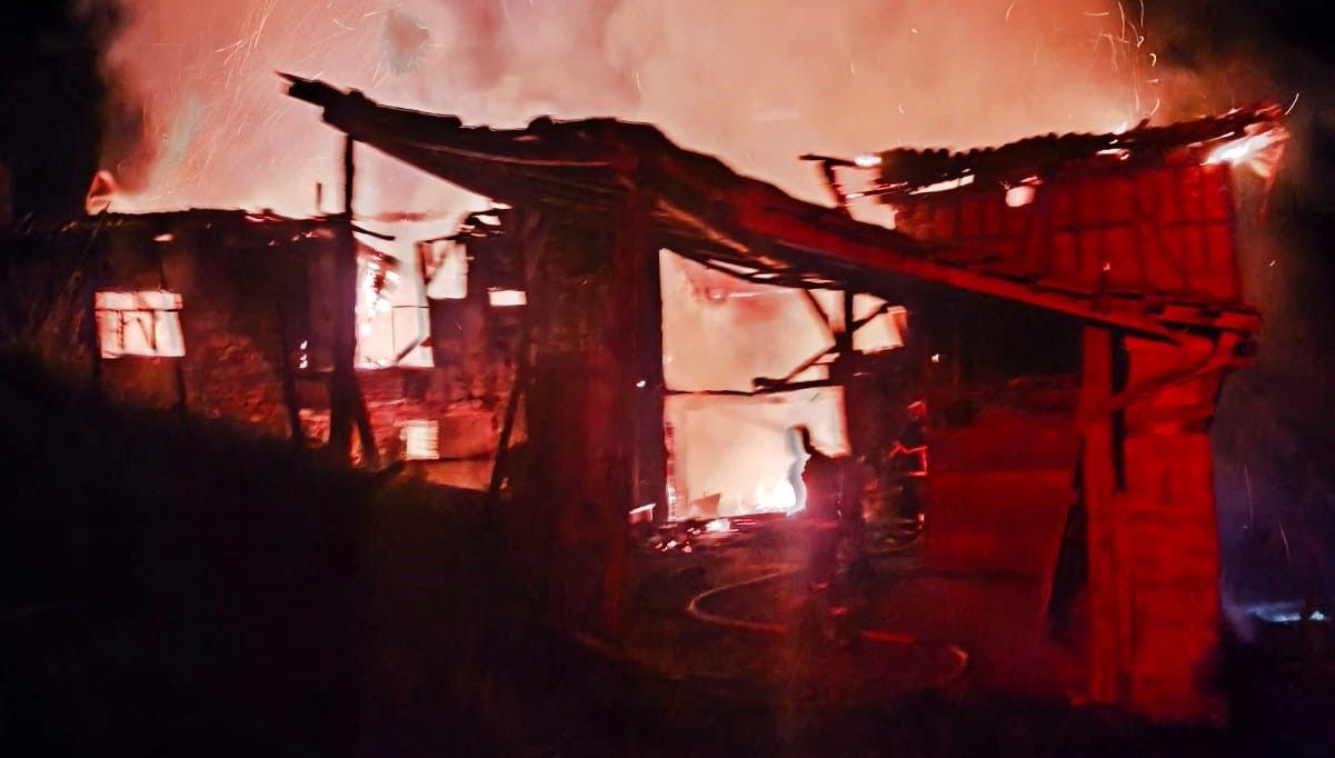 bilecikte korkutan ahir yangini