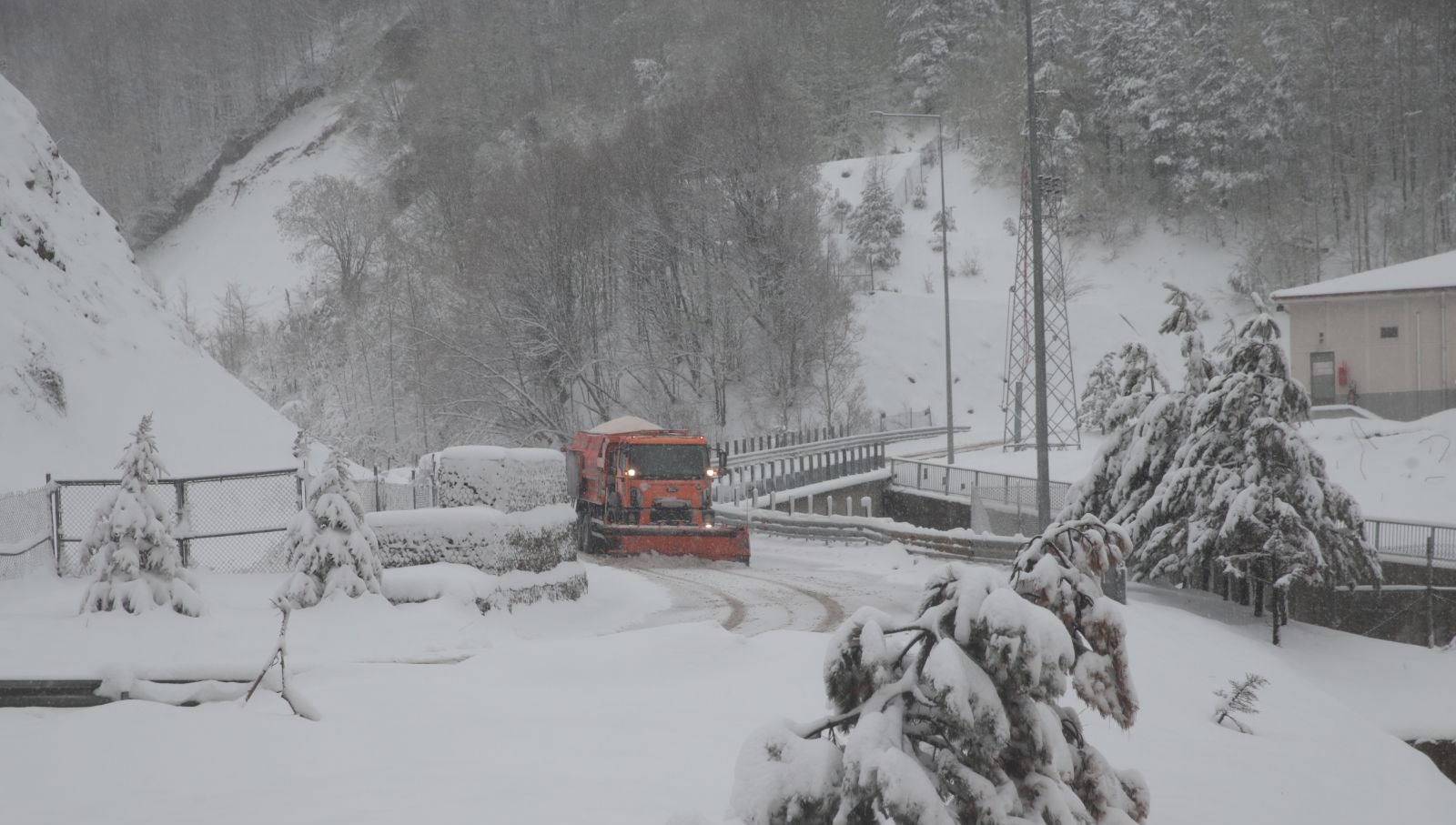 Bolu Dağı'nda kar yağışı tesirli oluyor 71 bolu daginda kar yagisi tesirli oluyor