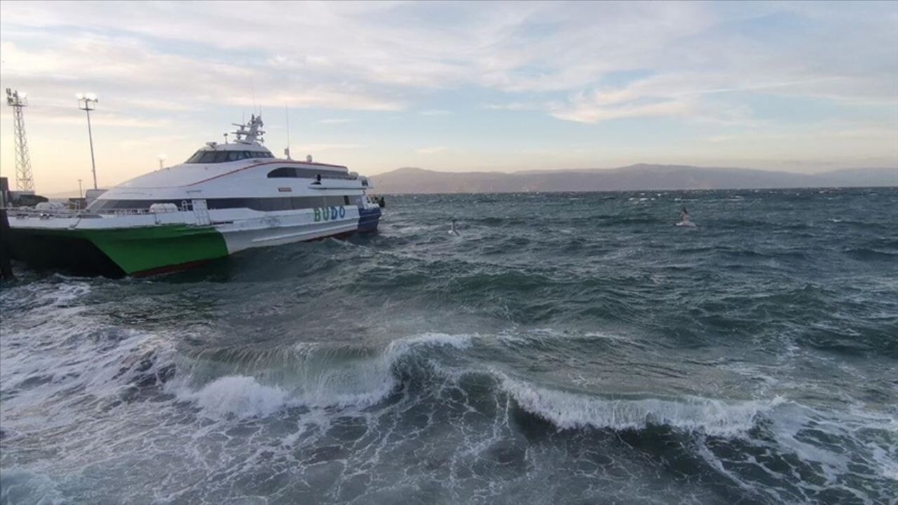 bursa istanbul hattinda buyuk aksaklik 8 deniz otobusu seferi iptal Fzj4PKQB