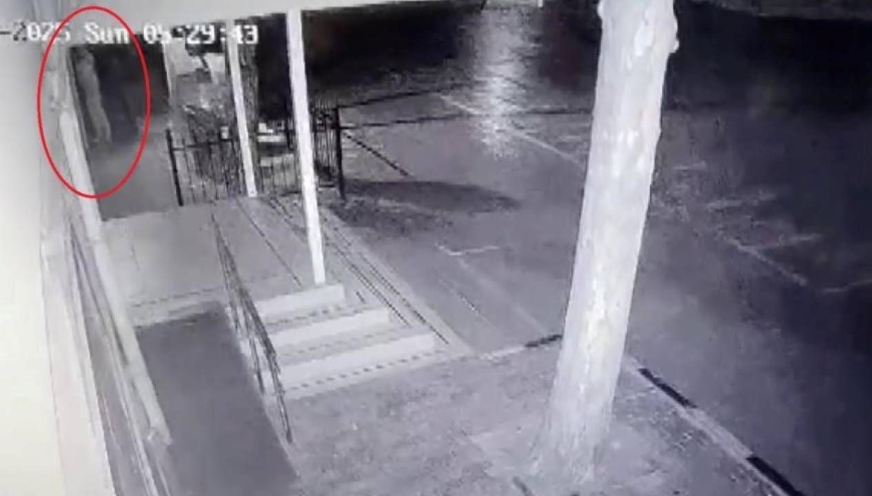 Bursa'da Büst Hırsızlığı: Atatürk Büstü Hırsızı Yakalandı! 71 bursada ataturk bustunu calan kisi tutuklandi tEeiBGDz