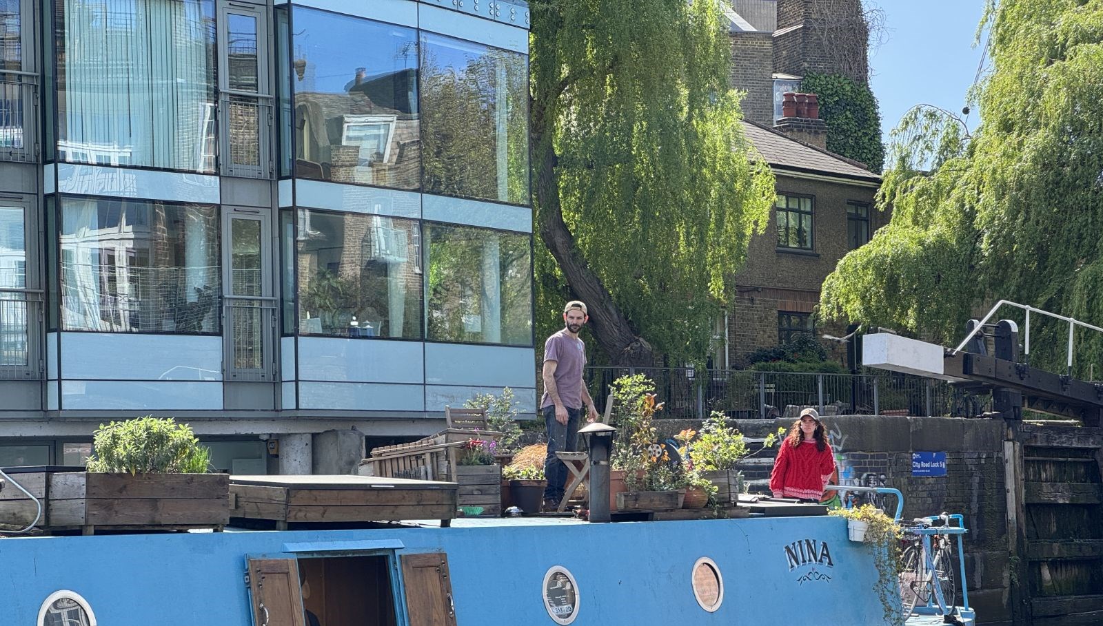 cagdas gocebeler yuksek kiralar yuzunden botlarda yasiyorlar aylik 40 bin lirayi buluyor yYLhlCty