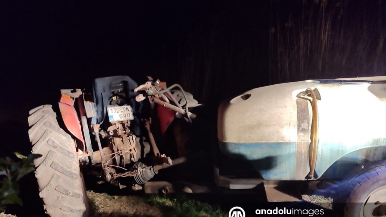 canakkalede tarla yolunda olum traktor kazasi can aldi mbtsgmWV