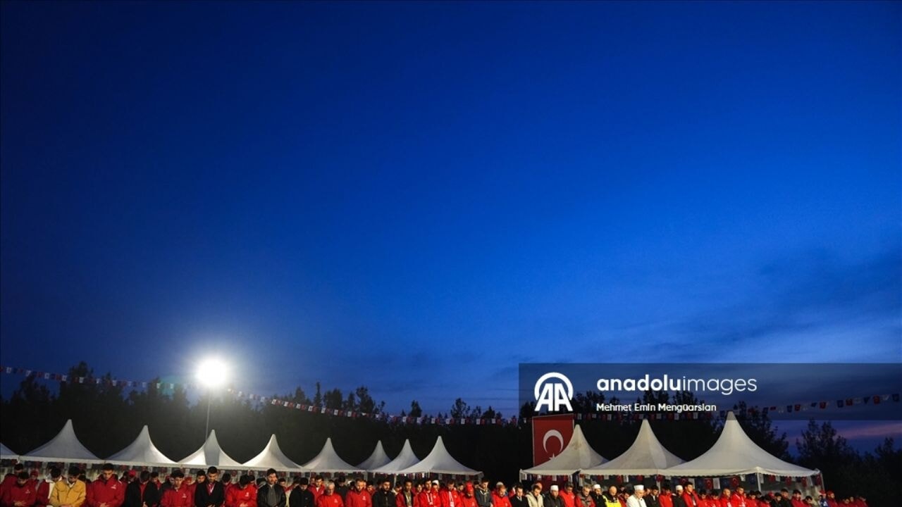 canakkalenin 109 yilinda 57 alay vefa yuruyusu IJ3WS8O6