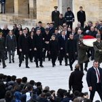 chp genel baskani ozel yeni pm ve ydk uyeleriyle anitkabiri ziyaret etti QYTRcDG2