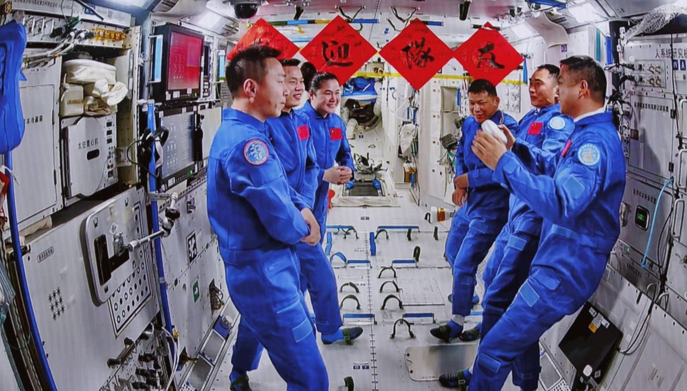 cinli taykonotlar uzayin anahtarini teslim etti 9znslXg3