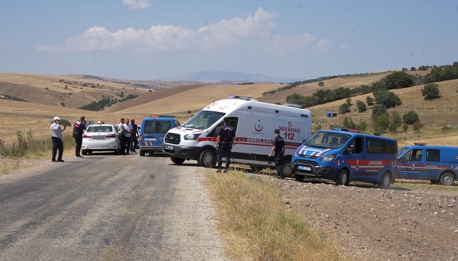 dede ogul ve torun cinayetinde sanik kardesler hakim karsisinda oglunun ve torununun basindaki dedeyi HbzDe8VJ