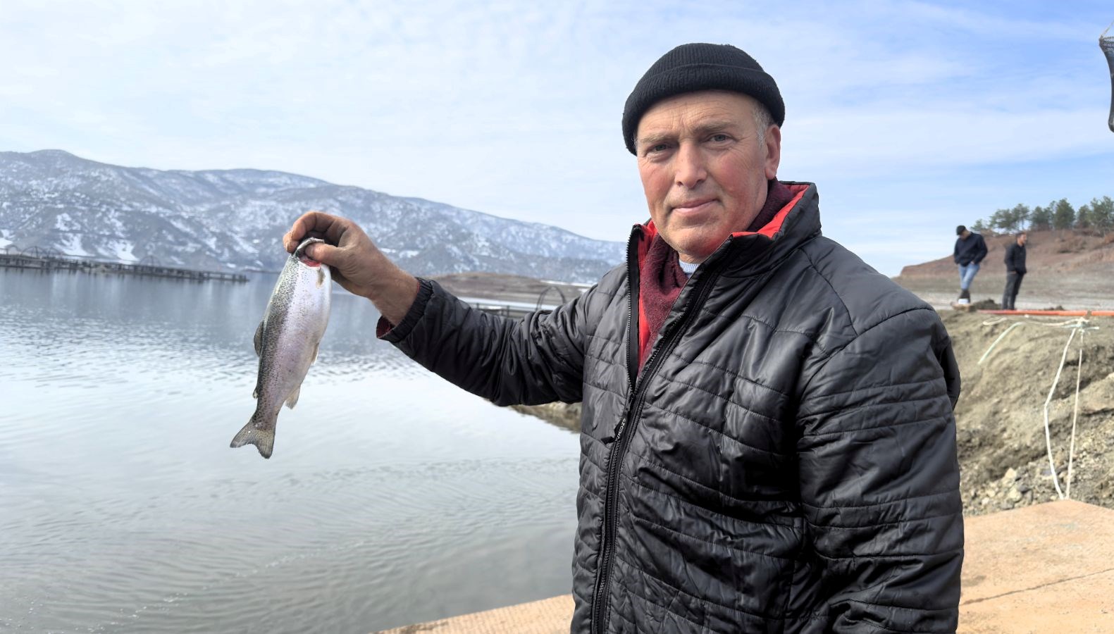 denizi yok lakin balikcilarin mesaisi suruyor 6 yil evvel basladi dunyaya ihrac ediliyor R9RR7cKs