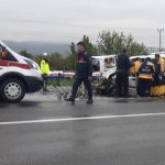 denizlide feci kaza iki arac bas basa carpisti fFpRghcZ