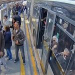 depreme metrobuste yakalandilar giFanPif