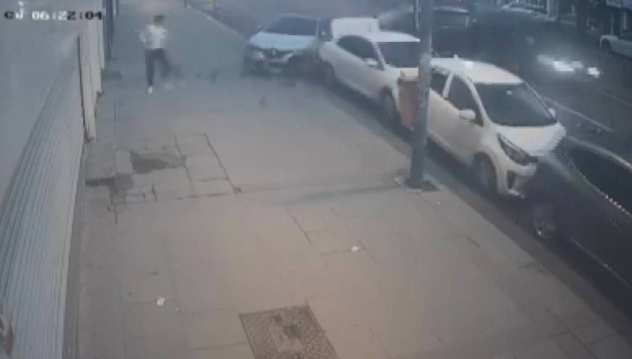 direksiyon hakimiyetini kaybetti park halindeki araclara carpti igKSyhHv