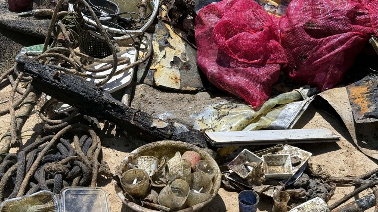 dunyaca unlu turistik ilce bodrumdan cop fiskiriyor ET9UyGGH