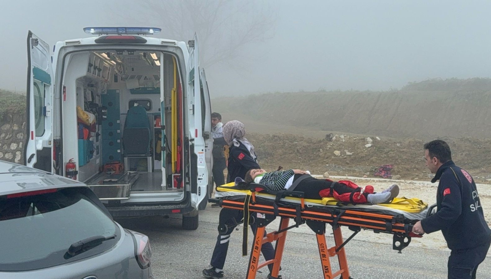 duzcede agir sis iki arac carpisti 6 kisi yaralandi PeQ3O7kt