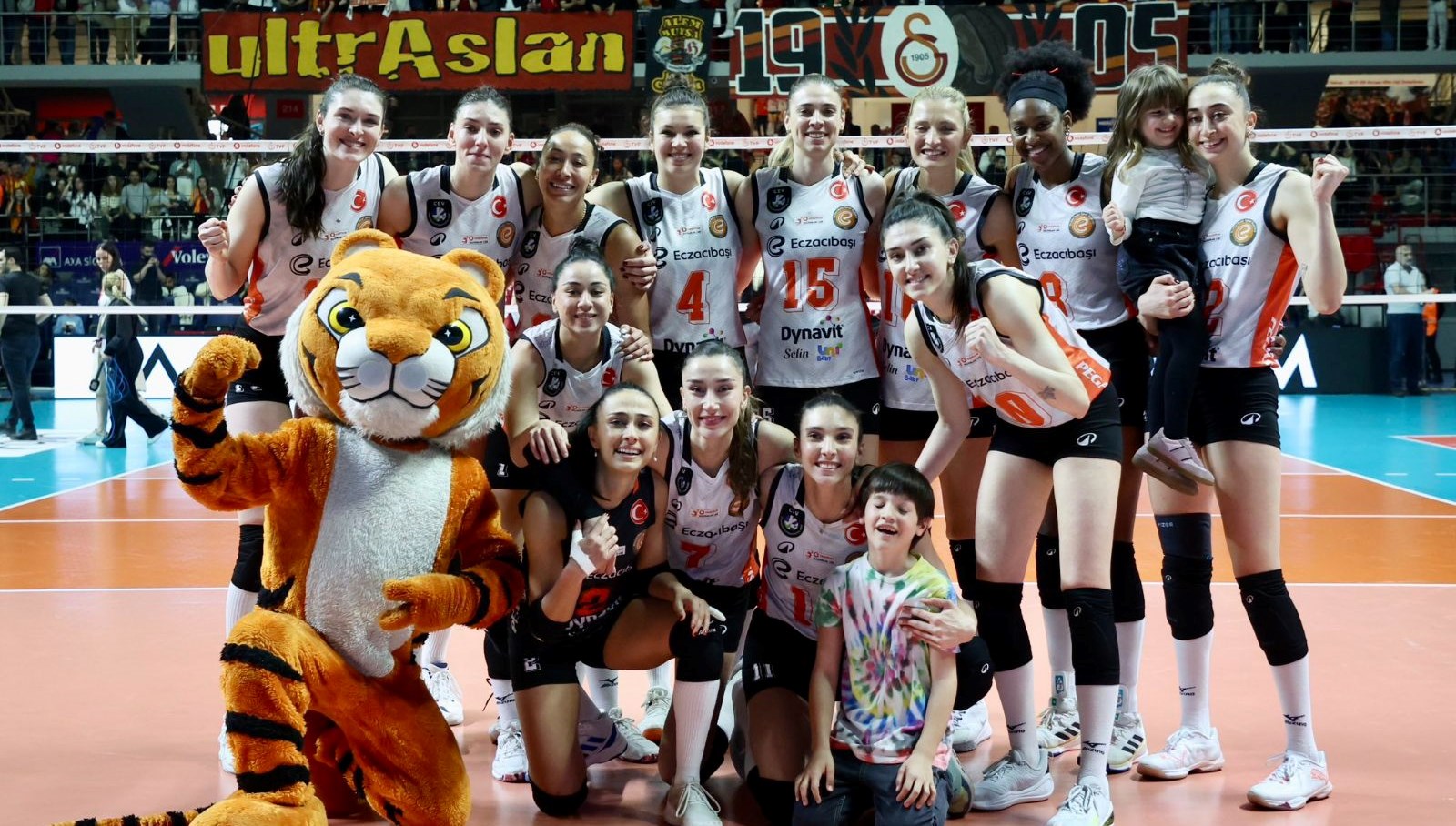 Eczacıbaşı, Galatasaray'ı 3-2 ile geçti ve Şampiyonlar Ligi'ne katılma hakkı elde etti 71 eczacibasi galatasarayi 3 2 ile gecti ve sampiyonlar ligine katilma hakki elde etti kQOuTAON