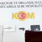 ehliyet imtihanina kopya duzenegiyle girerken yakalandilar xOt4Q8Cc