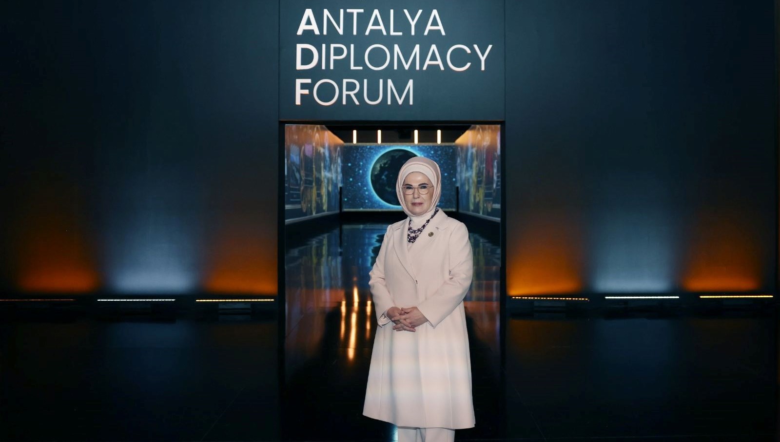 emine erdogandan dunyaya davet insanlik daha fazla catisma ve savasi kaldiramaz fd6zCIKU