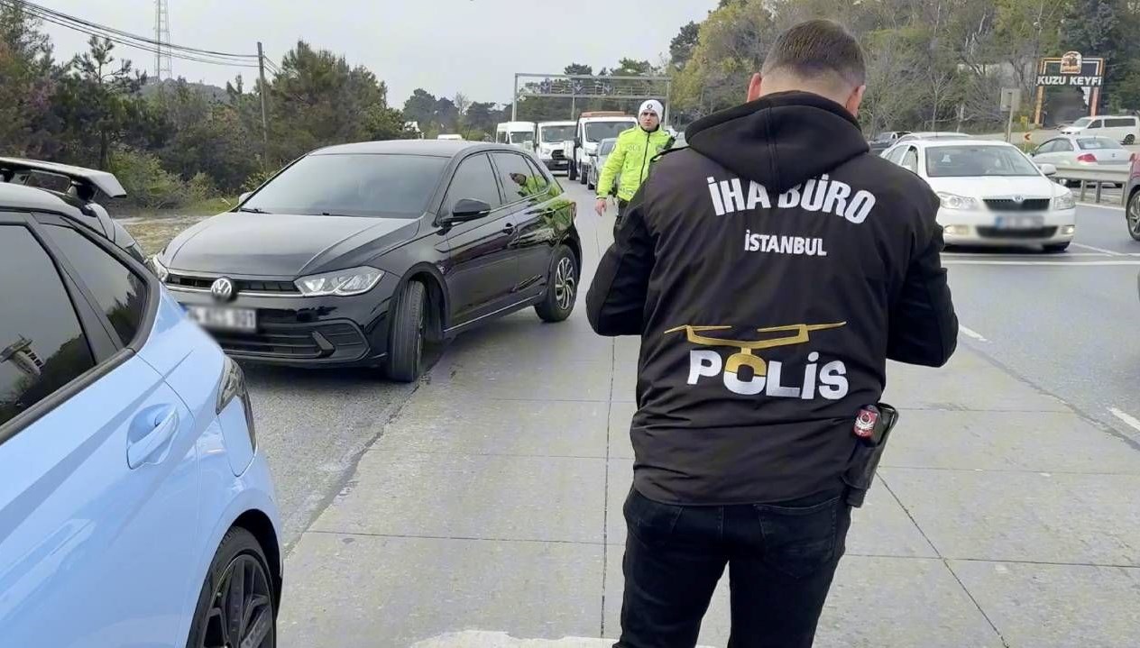 Emniyet şeridini ihlal etti, cürmü yolda buldu 71 emniyet seridini ihlal etti curmu yolda buldu knDUVywT
