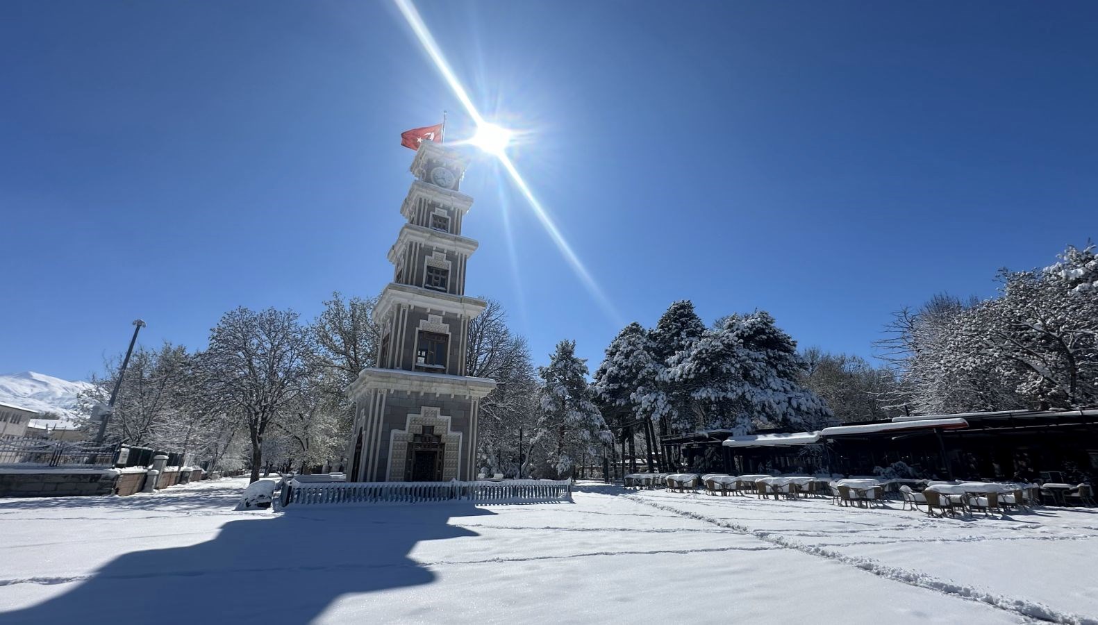Erzincan nisan ayında güne karla uyandı 71 erzincan nisan ayinda gune karla uyandi mjK3XicU