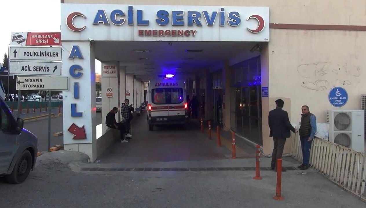 esini 15 bicak darbesiyle oldurdu