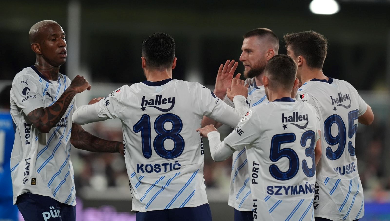 Fenerbahçe'nin Derbi Hasreti Sona Erecek mi? 71 fenerbahce bu donem derbi kazanamadi gt57176V