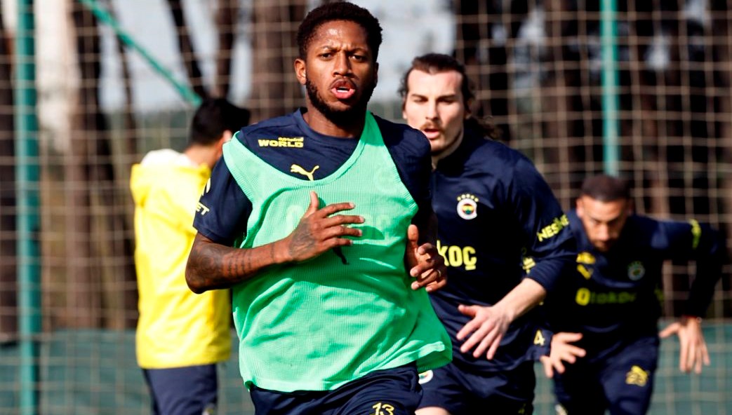 Fenerbahçe'de Derbi Alarmı: Sakatlar Sahaya Dönebilecek mi? 71 fenerbahcede derbi hazirliklari basladi sakatliklarda son durum BQ8bhFIU