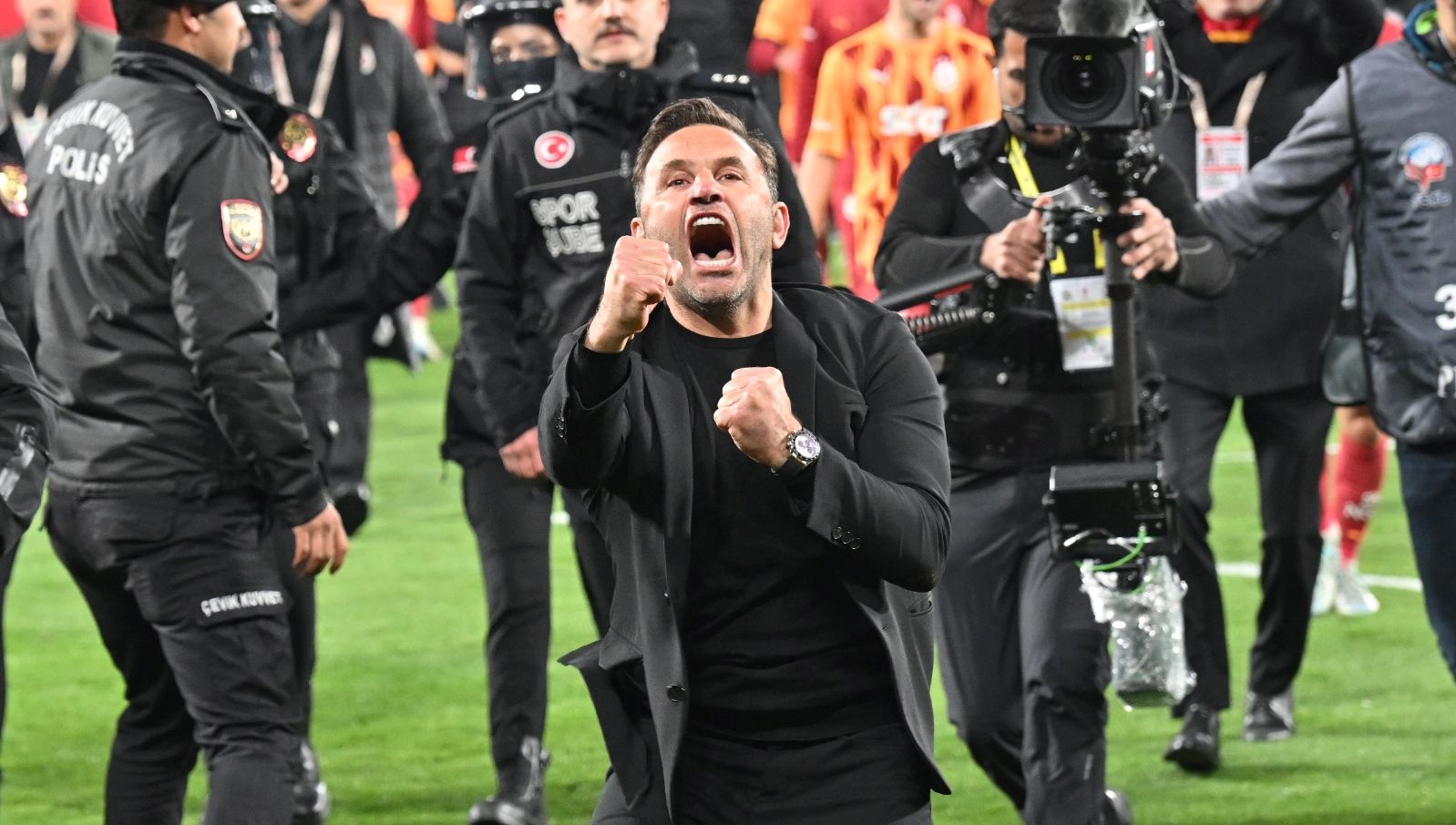 fenerbahcenin puan kaybi sonrasi galatasaray teknik yoneticisi okan buruk rehavete girmeyecegiz AYcJGhGH