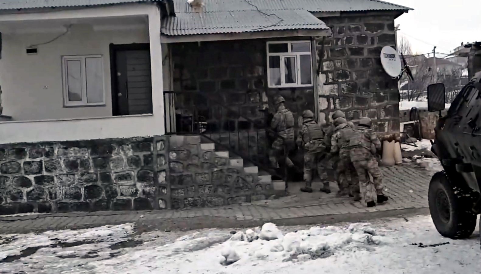 fetoye 27 vilayette operasyon 48 kuskulu tutuklandi