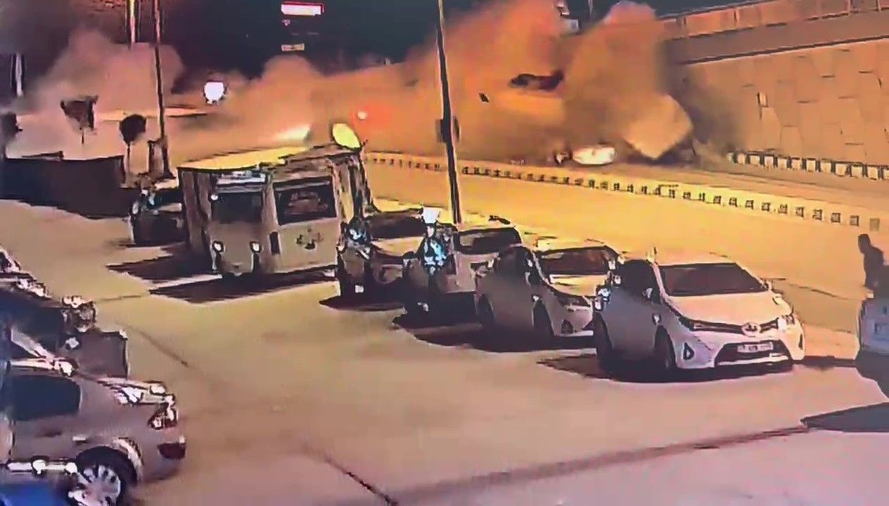 Freni patlayan arazözün feci kazası 71 freni patlayan arazozun feci kazasi np9zkTt7