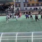 futbol alani savas alanina dondu Xns7xY8w