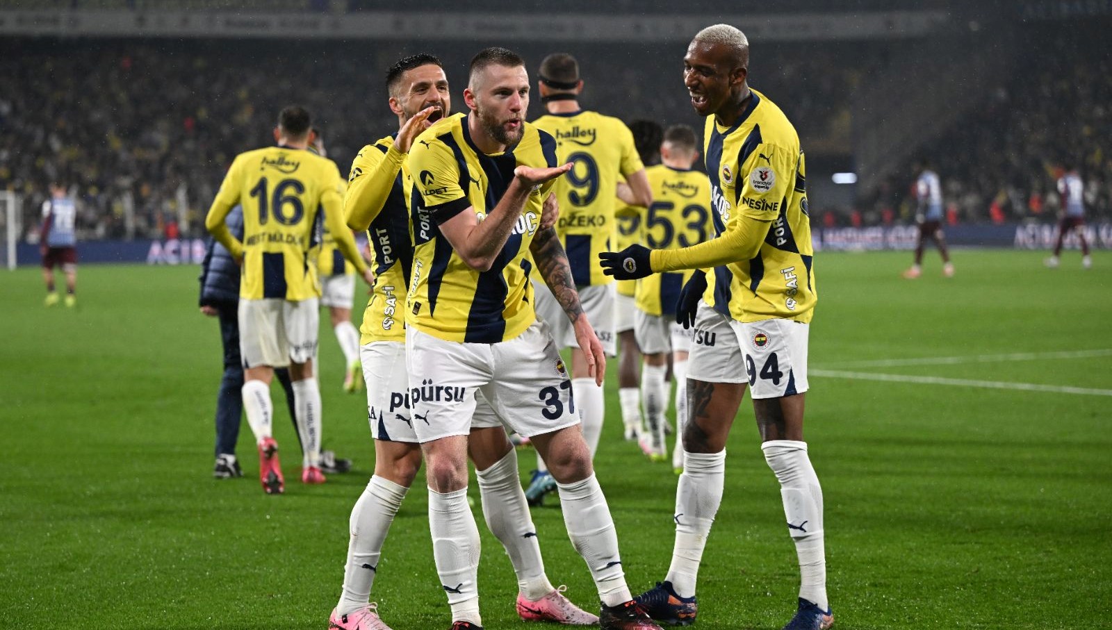 gaziantep fk fenerbahce birinci 11de surpriz hK3K1GP3