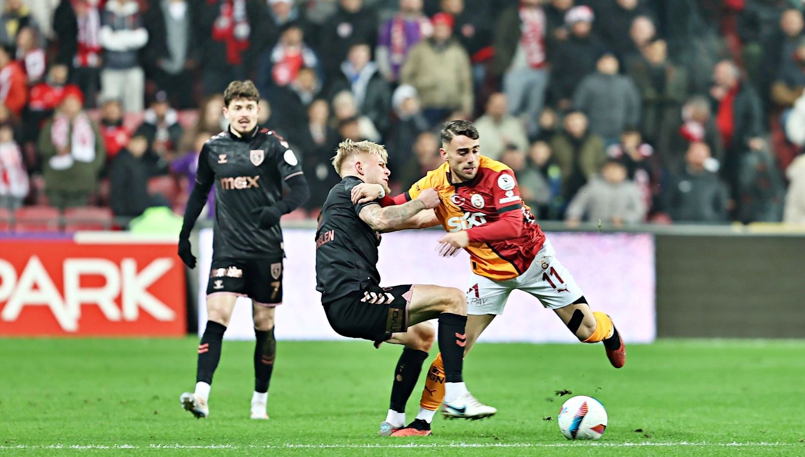 Gerçek ortaya çıktı: Yunus Akgün acılar içinde oynuyor 71 gercek ortaya cikti yunus akgun acilar icinde oynuyor 1qYF6jlg